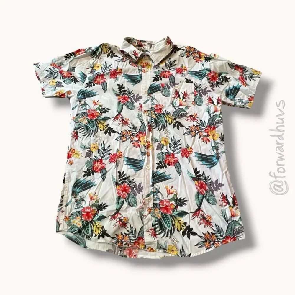 ☑️ Batman Classic TV Series Floral Button‑Down Shirt – Size L